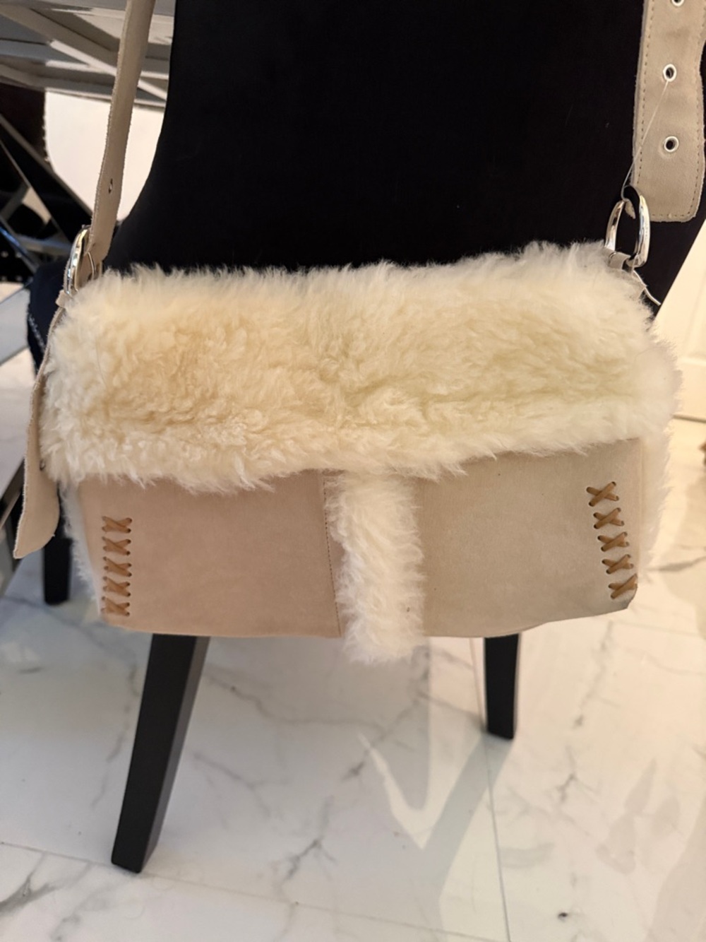 EMU gorgeous bag with fur